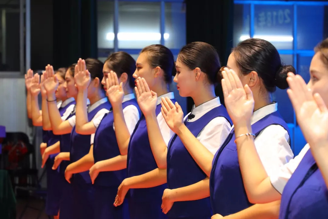 【助力旅發(fā)】353名大學(xué)生志愿者學(xué)禮儀,用最美姿態(tài)服務(wù)旅發(fā)