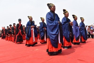 山東農民古裝玩&ldquo;穿越&rdquo;祈雨 古時禮儀竟這樣講究