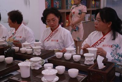 &ldquo;聞香品茗&middot;心靜思遠&rdquo;環翠區婦聯女企業家聯誼活動走入泰山名飲