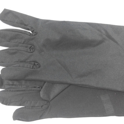 時(shí)尚與防護(hù)并重 無(wú)錫康美手套廠家直銷(xiāo)黑色超薄禮儀手套